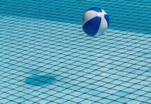 Czy chlor może uszkodzić basen?