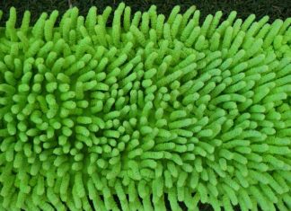 Czy do mopa parowego można wlać płyn do mycia podłóg?