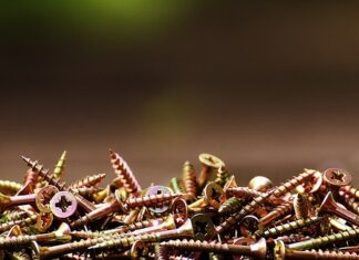 Jak głęboko wkręcać wkręty do drewna? Jak głęboko wkręcać wkręty do drewna?