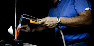 Jak wybrać odpowiednią spawarkę laserową do małych elementów