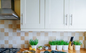 Meble kuchenne na wymiar – jak zaprojektować kuchnię, która będzie funkcjonalna przez lata? Meble kuchenne na wymiar